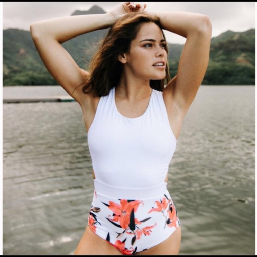 Albion Fit The Escape one piece size small